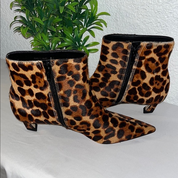 Gianni Bini Brown Ankle Boots with Sleek Design - Picture 5 of 12